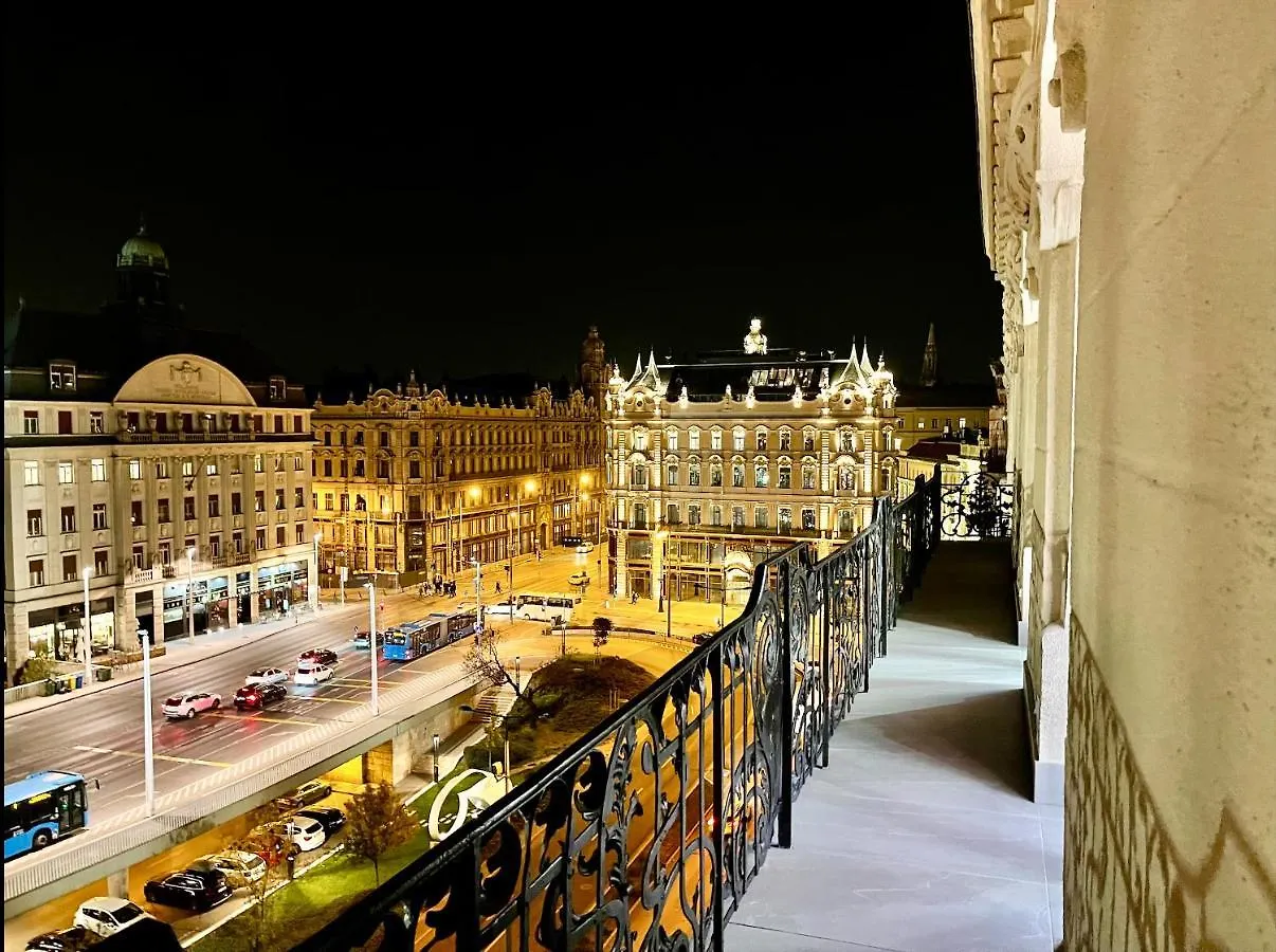 Appartamento Luxury Penthouse In Downtown Budapest